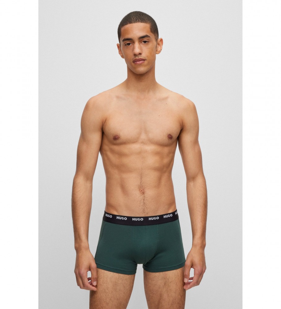 Conjunto de 5 cuecas boxer elásticas HUGO nas cores verde, azul-marinho e preta.