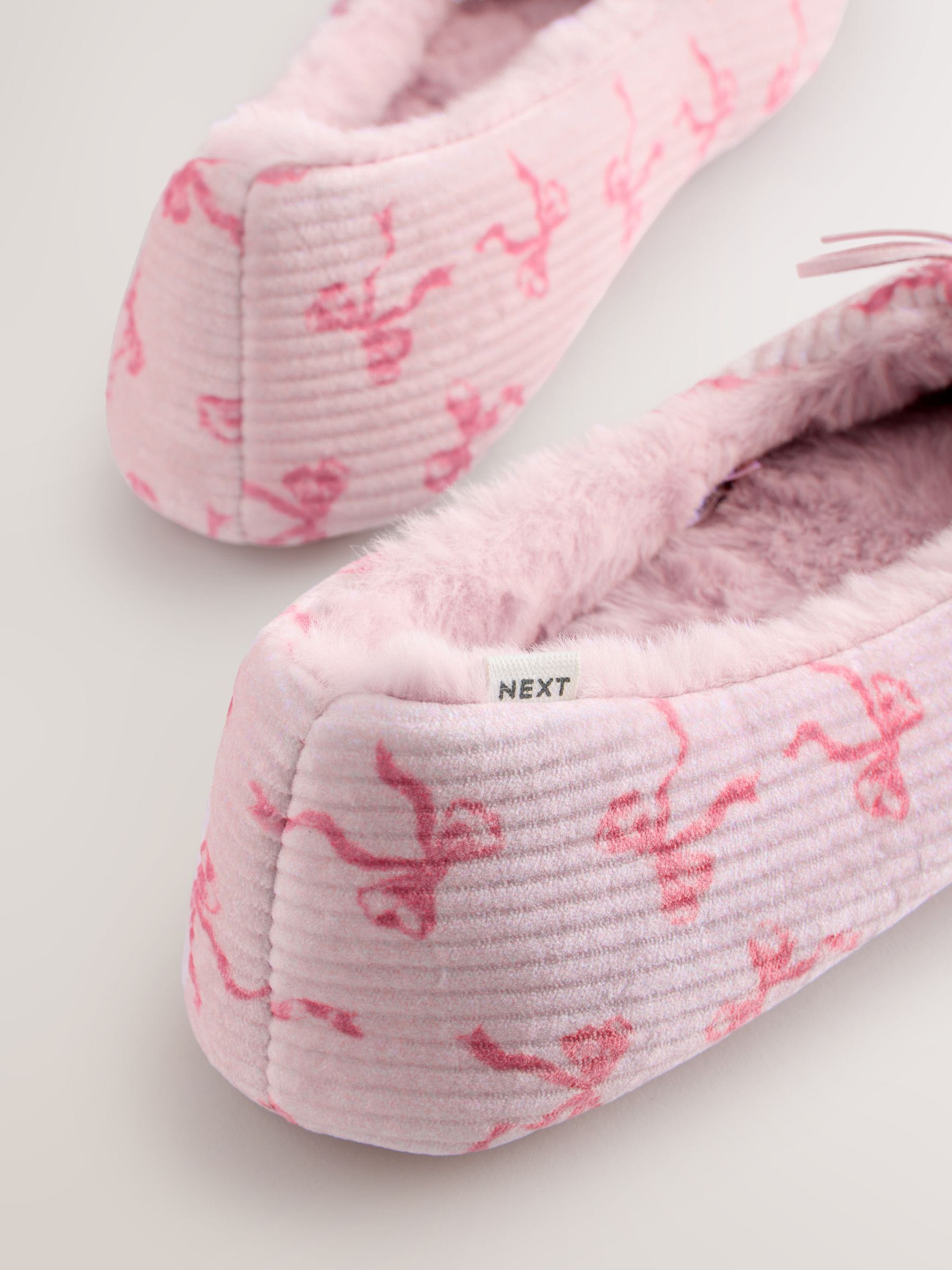 Roze met strik - Ballerinapantoffels van ribfluweel
