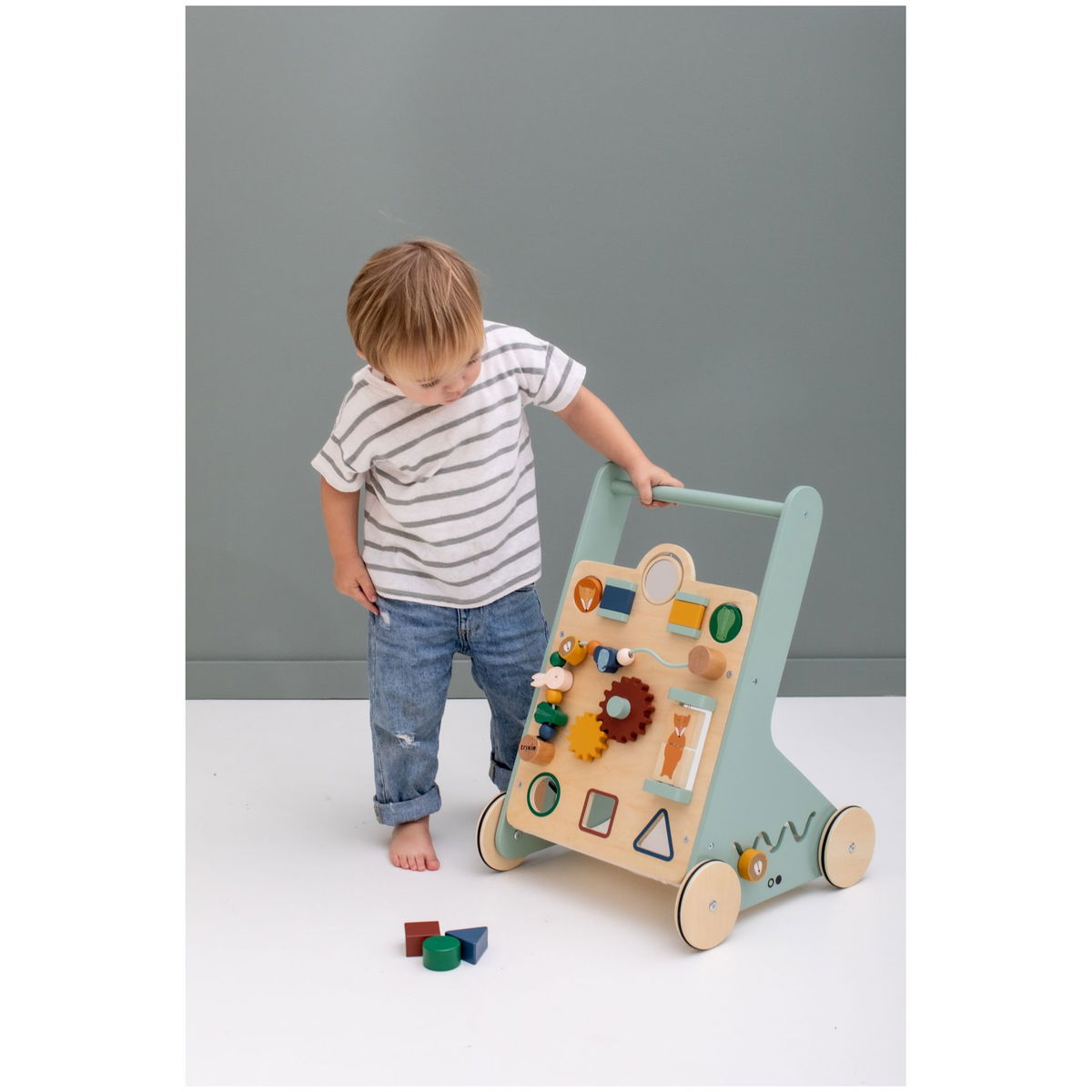 trixietrixie   Holz Spiel und Lauflernwagen mit Tieren