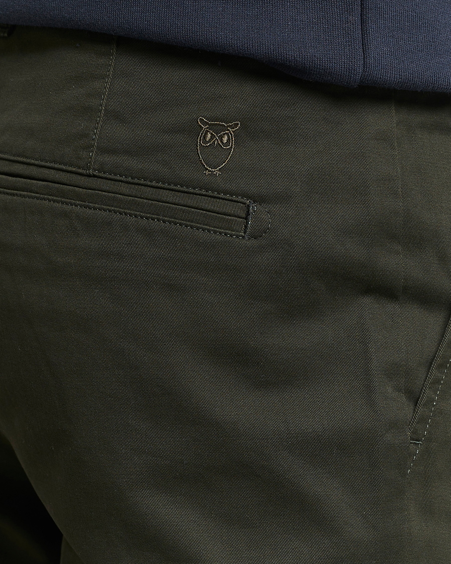 KnowledgeCotton Apparel Chuck Regular Cotton Twill Chino Forest Night