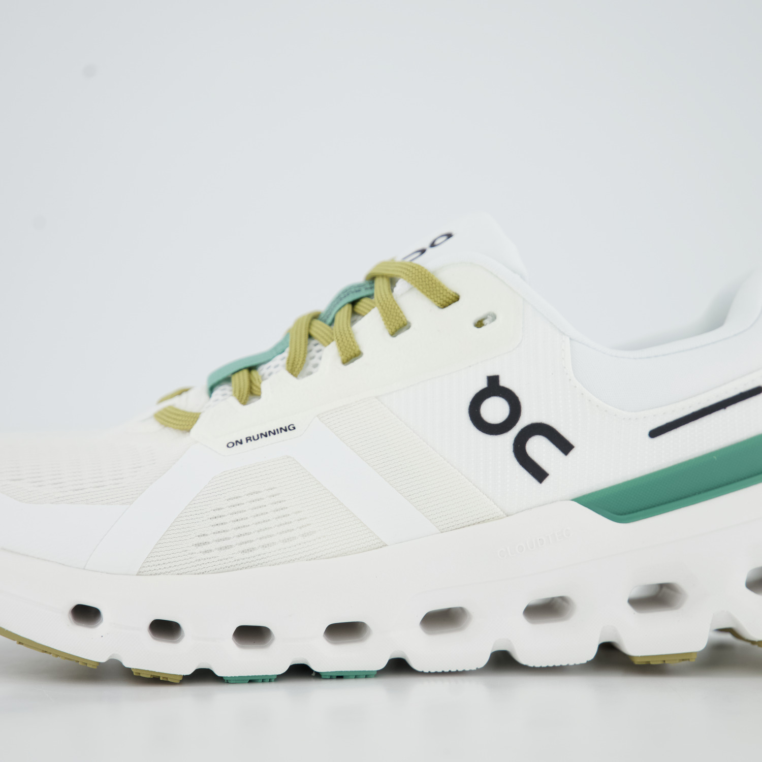 ON CLOUDRUNNER 2