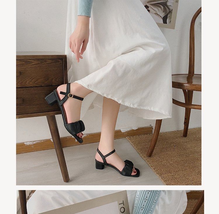Terute - Sandalen met ruches en enkelbandjes