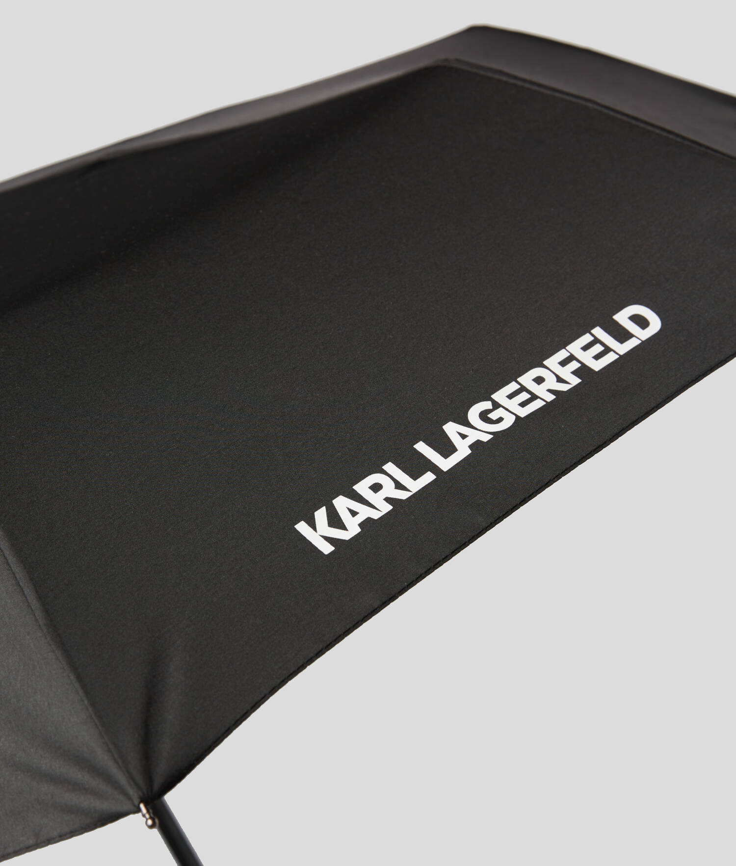 PARAPLUIE ESSENTIAL AVEC LOGO KARL - Noir