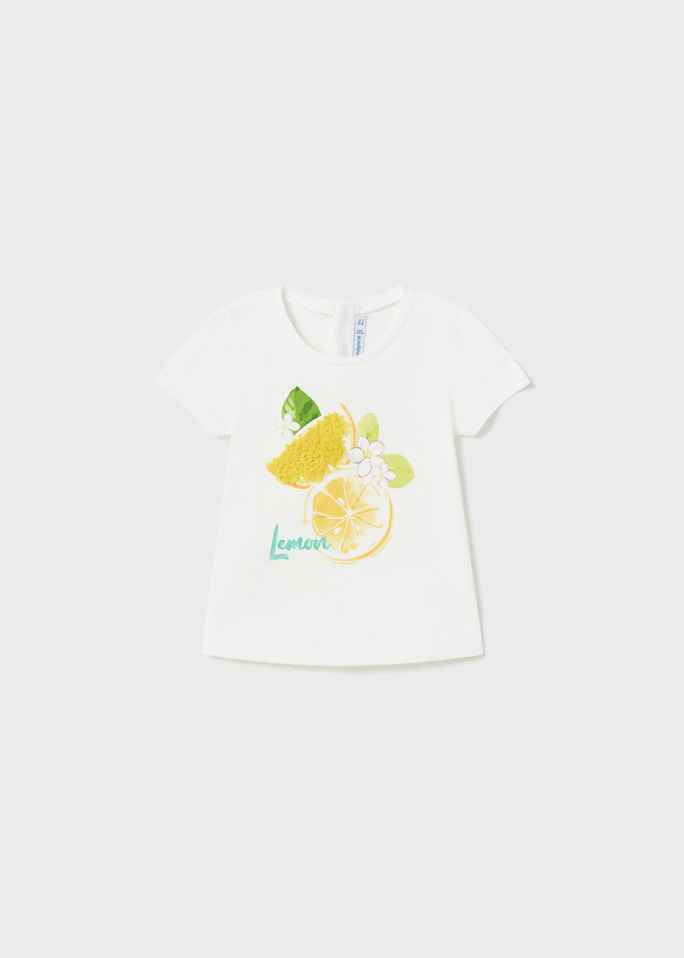 Camiseta infantil com estampa feita em algodão sustentável.