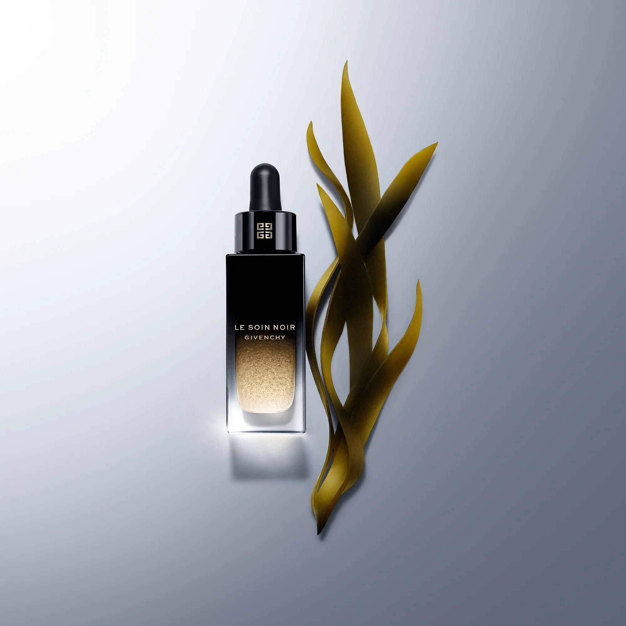 Le Soin Noir Sérum Micro-Concentré |
