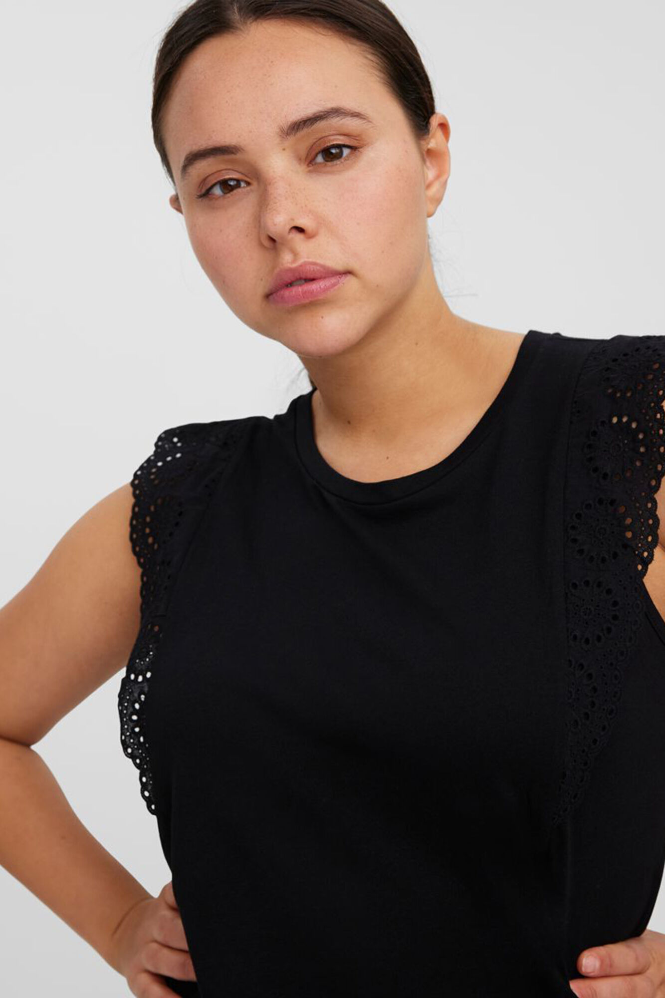 Blusa sem mangas com gola redonda Curve - Preta