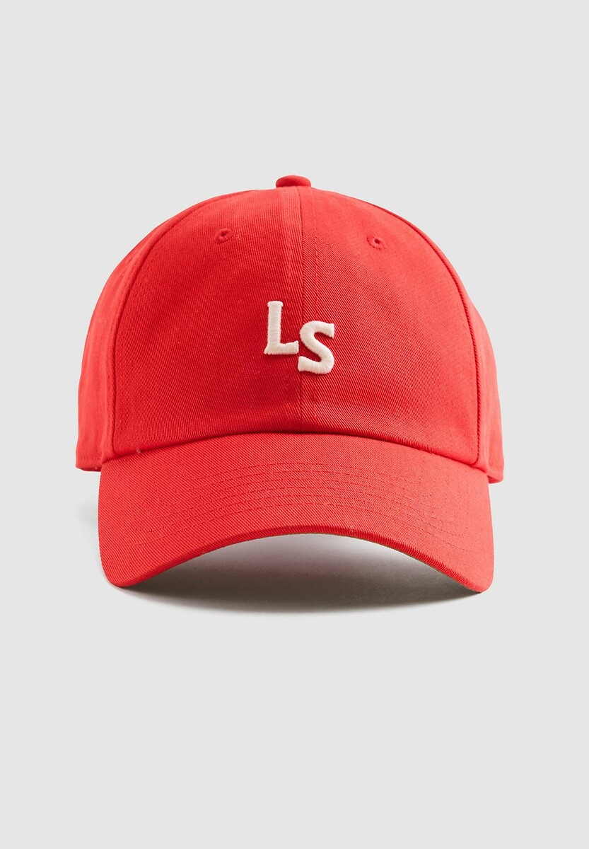 Boné Levi's com monograma LS