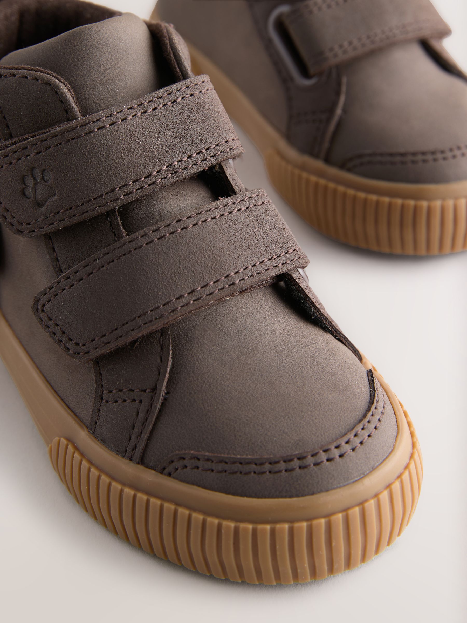 Chocoladekleurig met hondenprint - Hoge schoenen met klittenbandsluiting