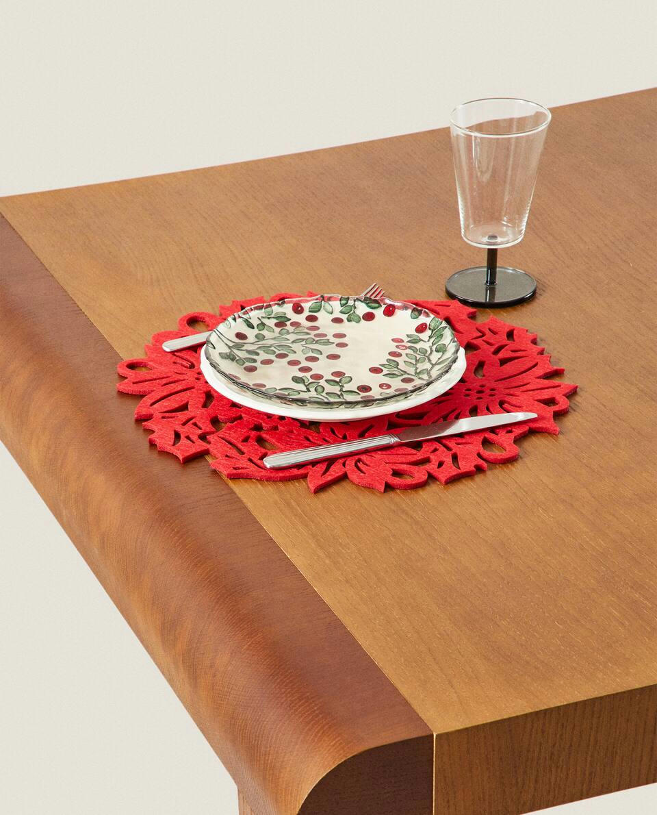 Jogo americano de feltro com estampa floral de Natal