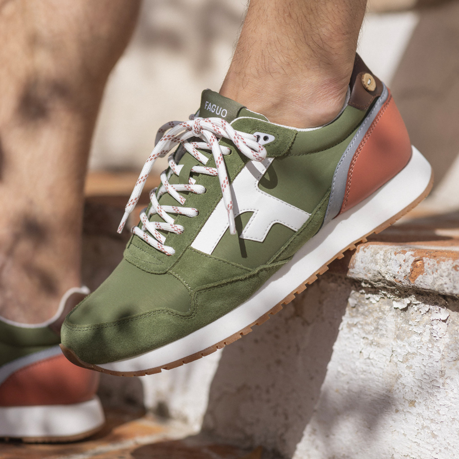 Runnings kaki & terracotta polyester recyclé et suède - modèle Elm