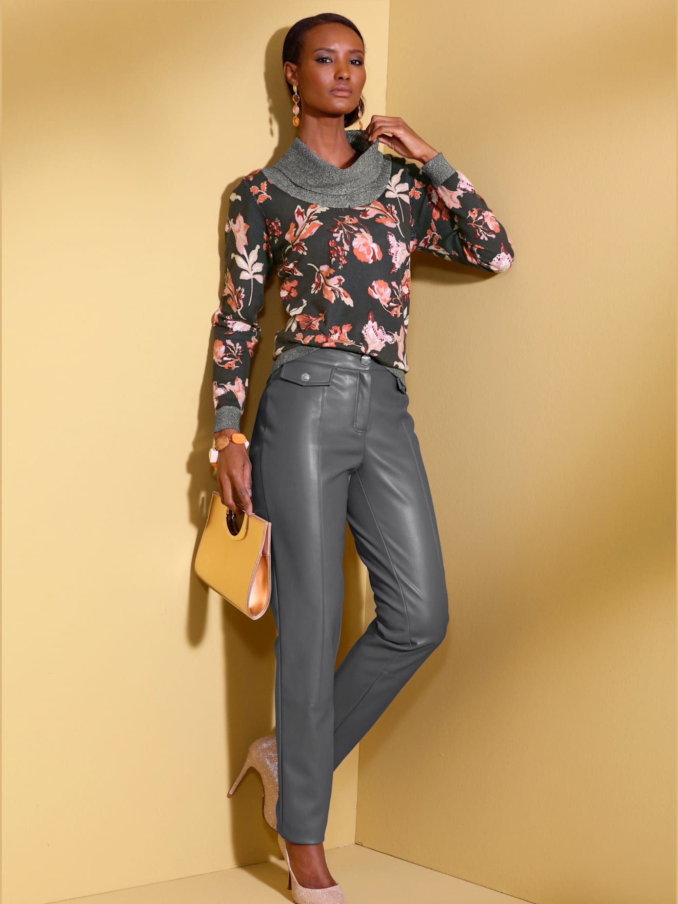 Pantalon en imitation cuir matière synthétique facile à entretenir