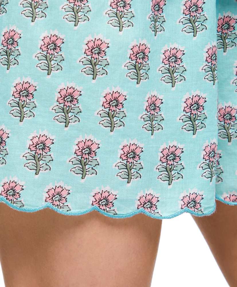 Calções 100% algodão com estampa floral.