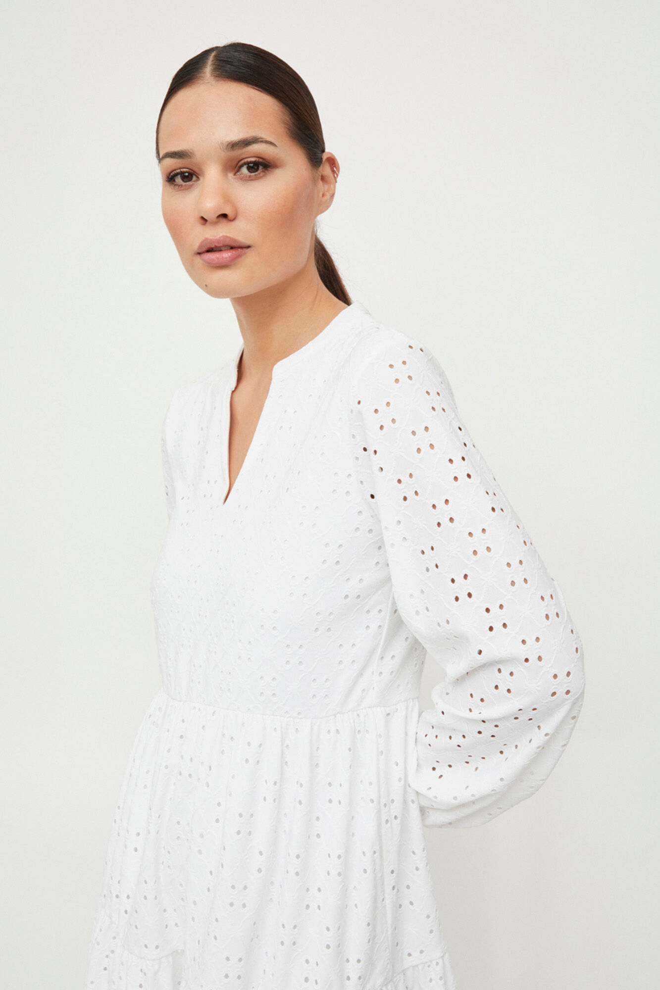 Vestido curto bordado - Branco