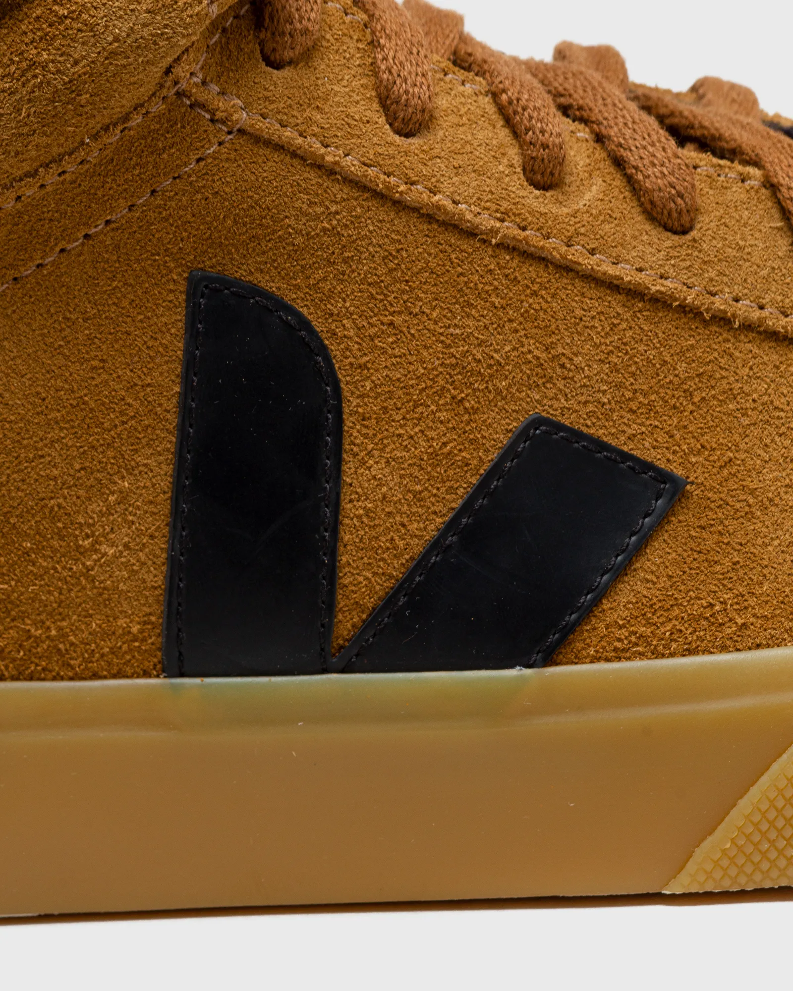 Veja MINOTAUR SUEDE