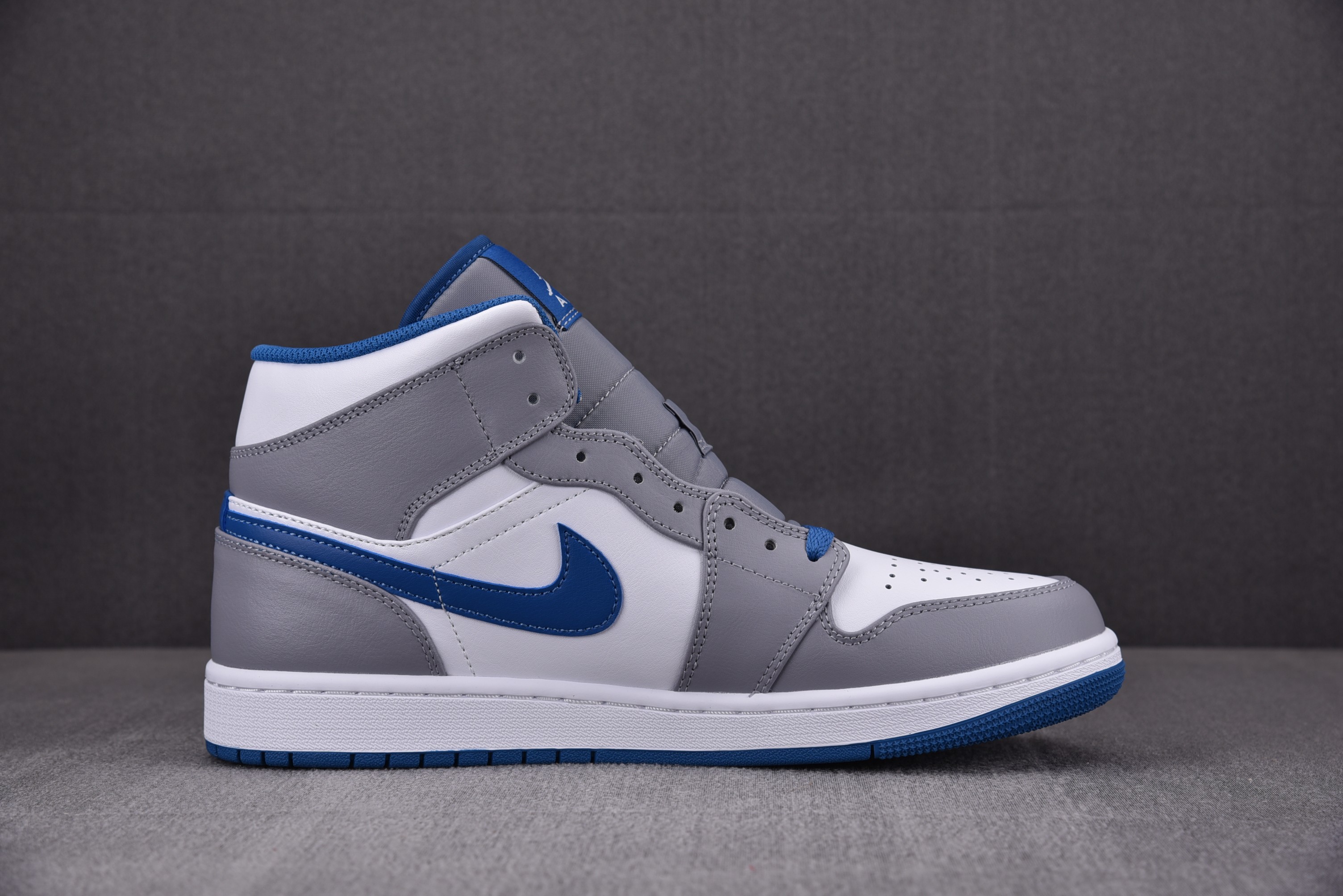 Jordan 1 Mid True Blue