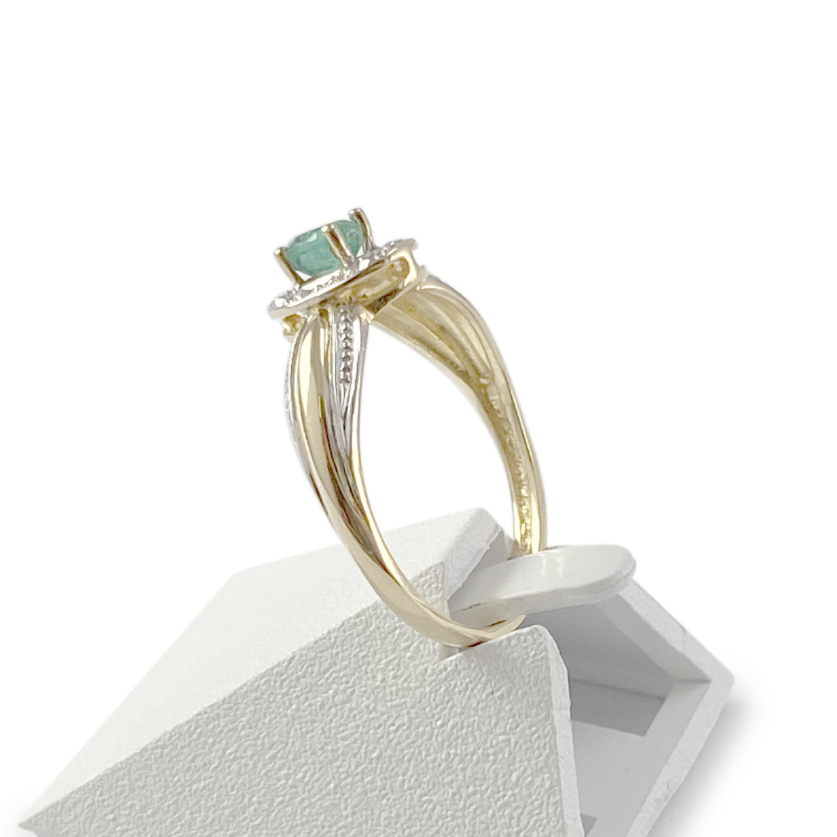 Bague d'occasion or 750 jaune et rhodié diamants émeraude