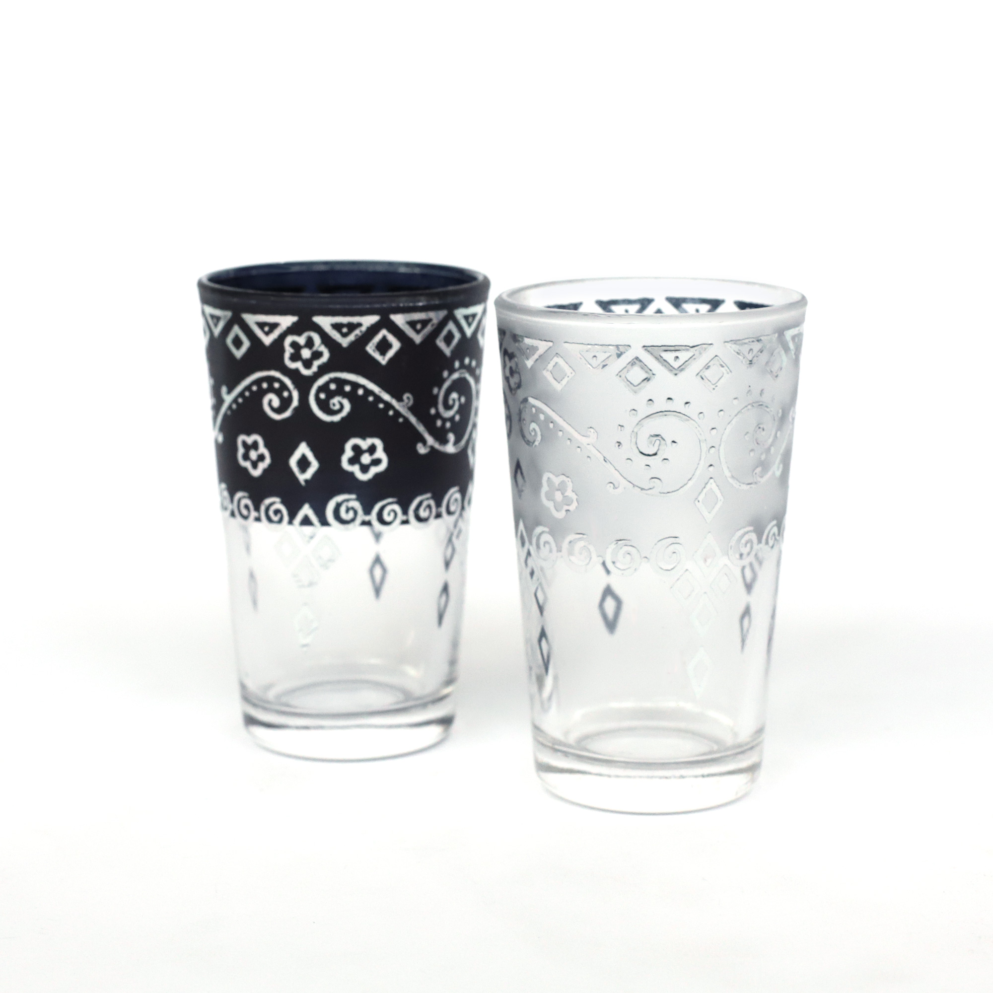 Teeglas, silber, weiß, Ø 5,5 cm, H 9 cm zu 4,80