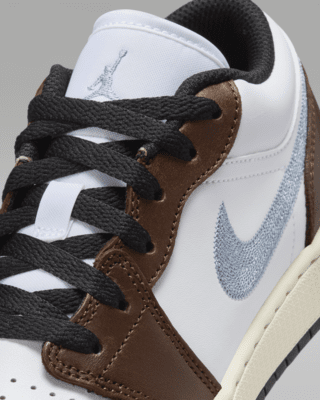Air Jordan 1 Low SE Older Kids' Shoes