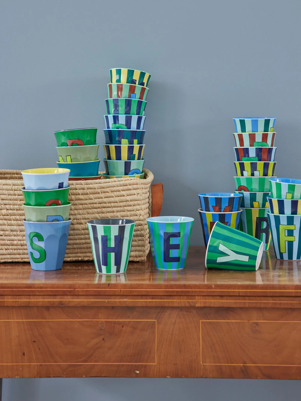 RICE  Melamine Alfabet kop, blå mix - 250 ml.