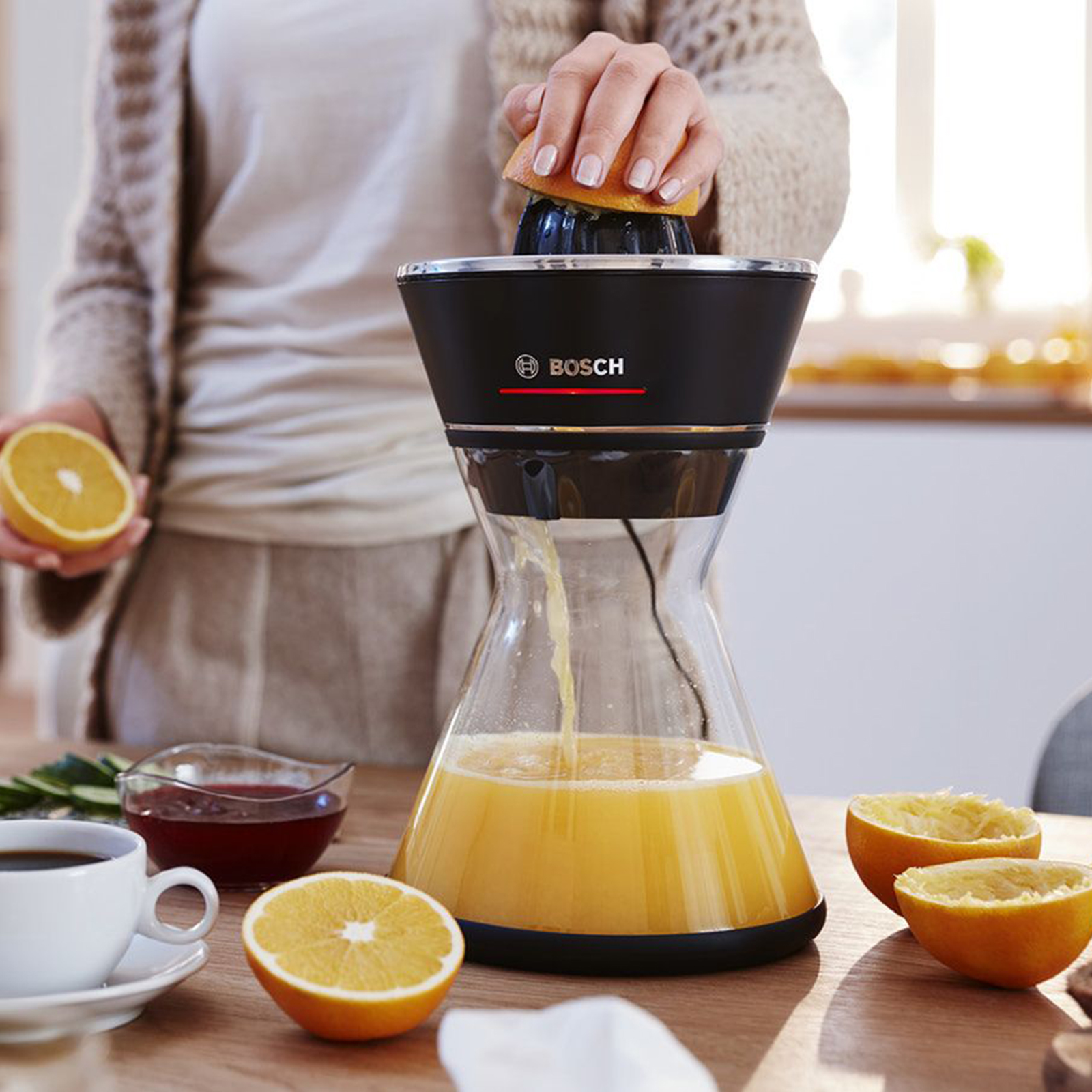BOSCH Zitruspresse MCP72GPB - schwarz - mit Glas-Karaffe
