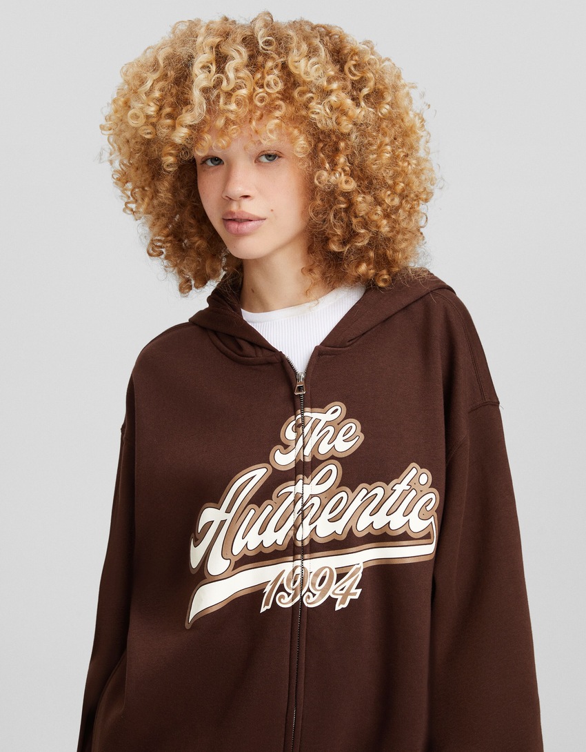 Moletom oversized com zíper e estampa