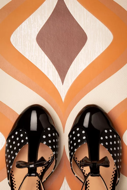 Banned Retro Kelly Lee t-strap pumps in zwart