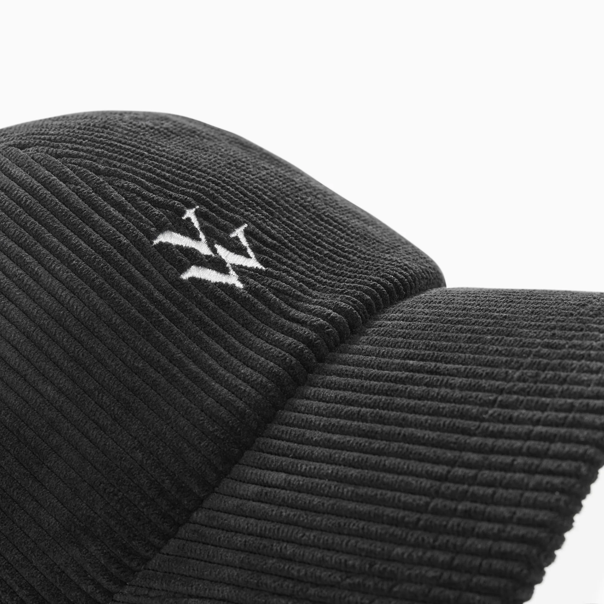 Casquettes-Casquette Jess noire en velours côtelé