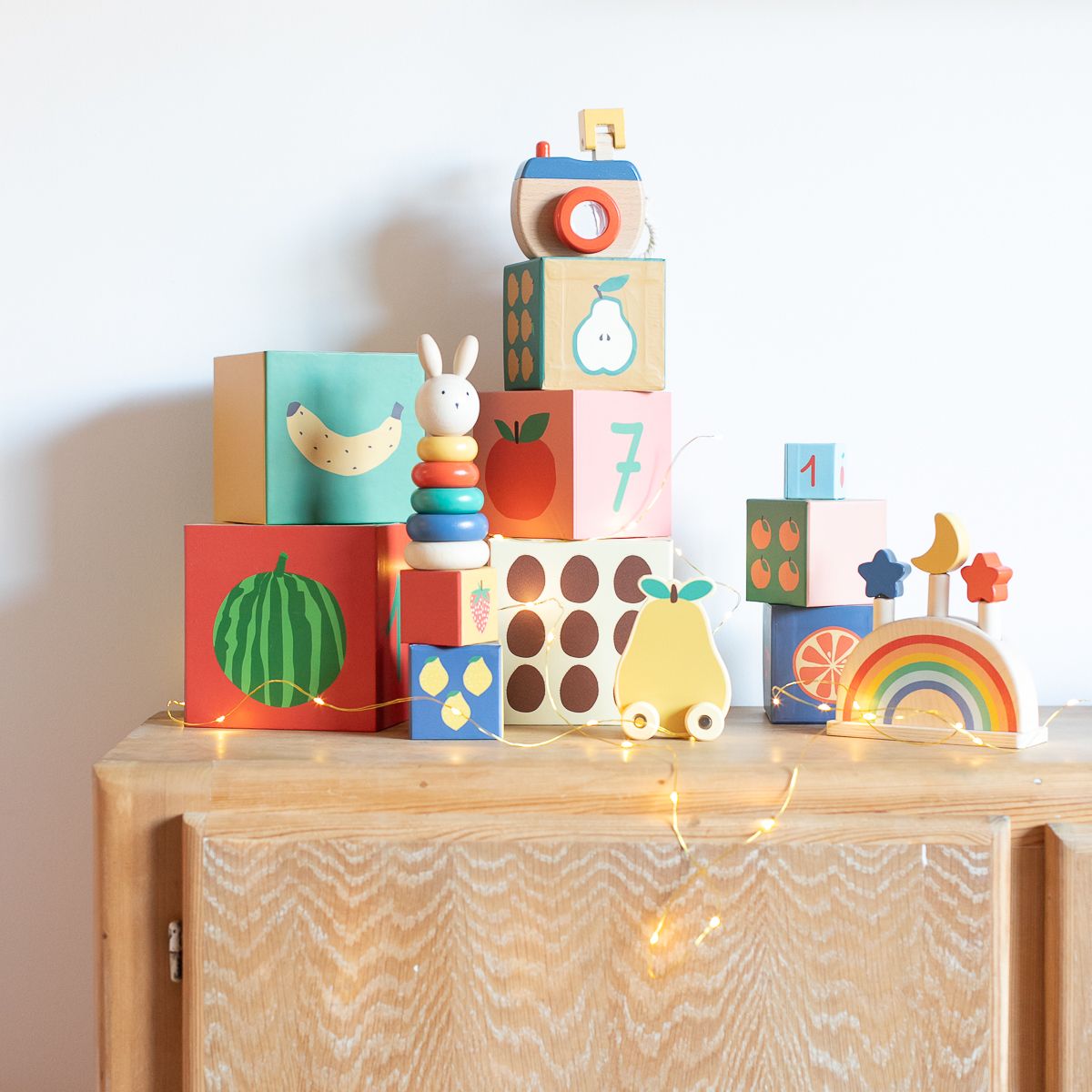 Jeu en bois Pop up arc en ciel Mercredi et Patati