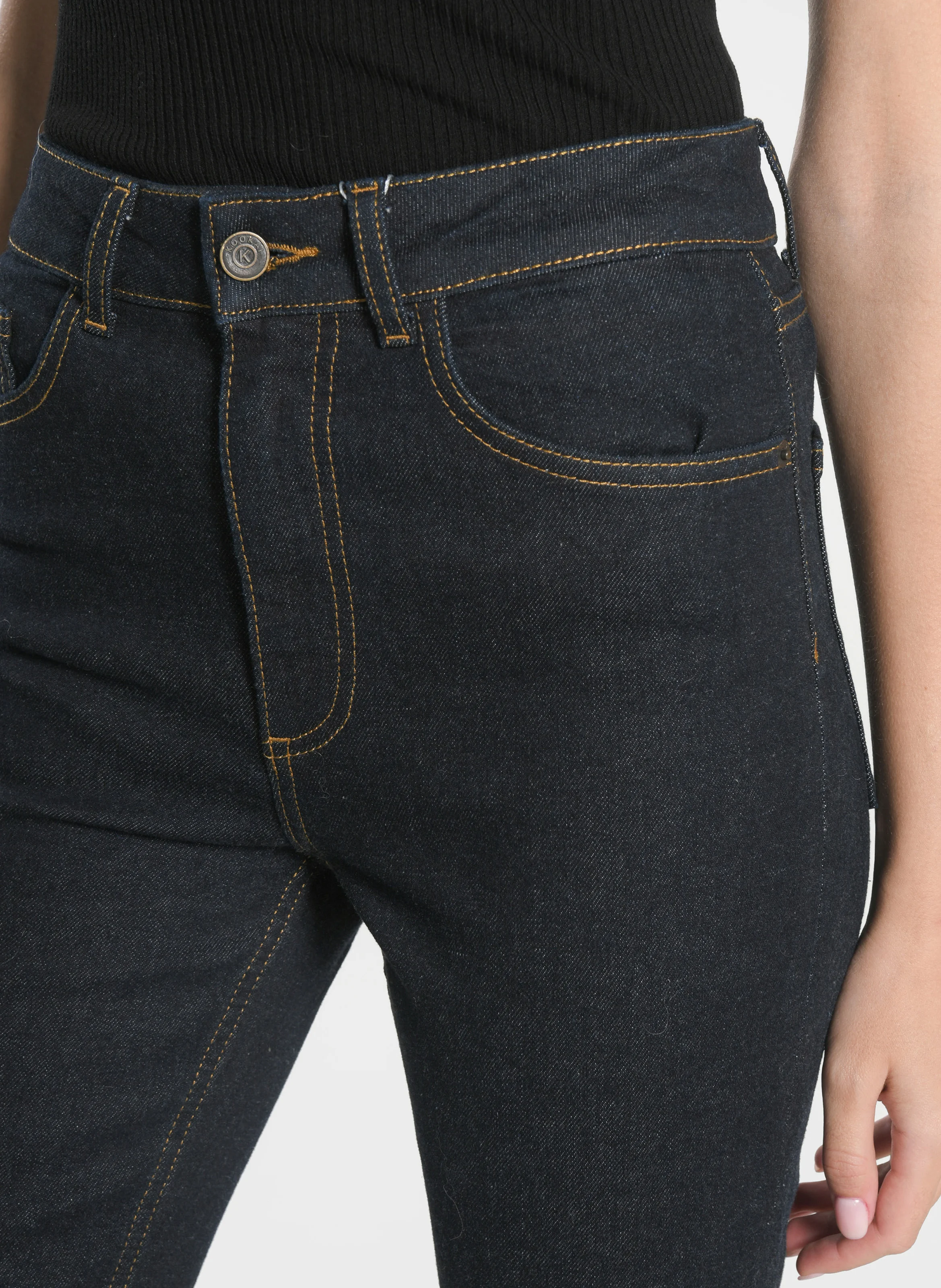 DAISY - Jean droit brut| Noir