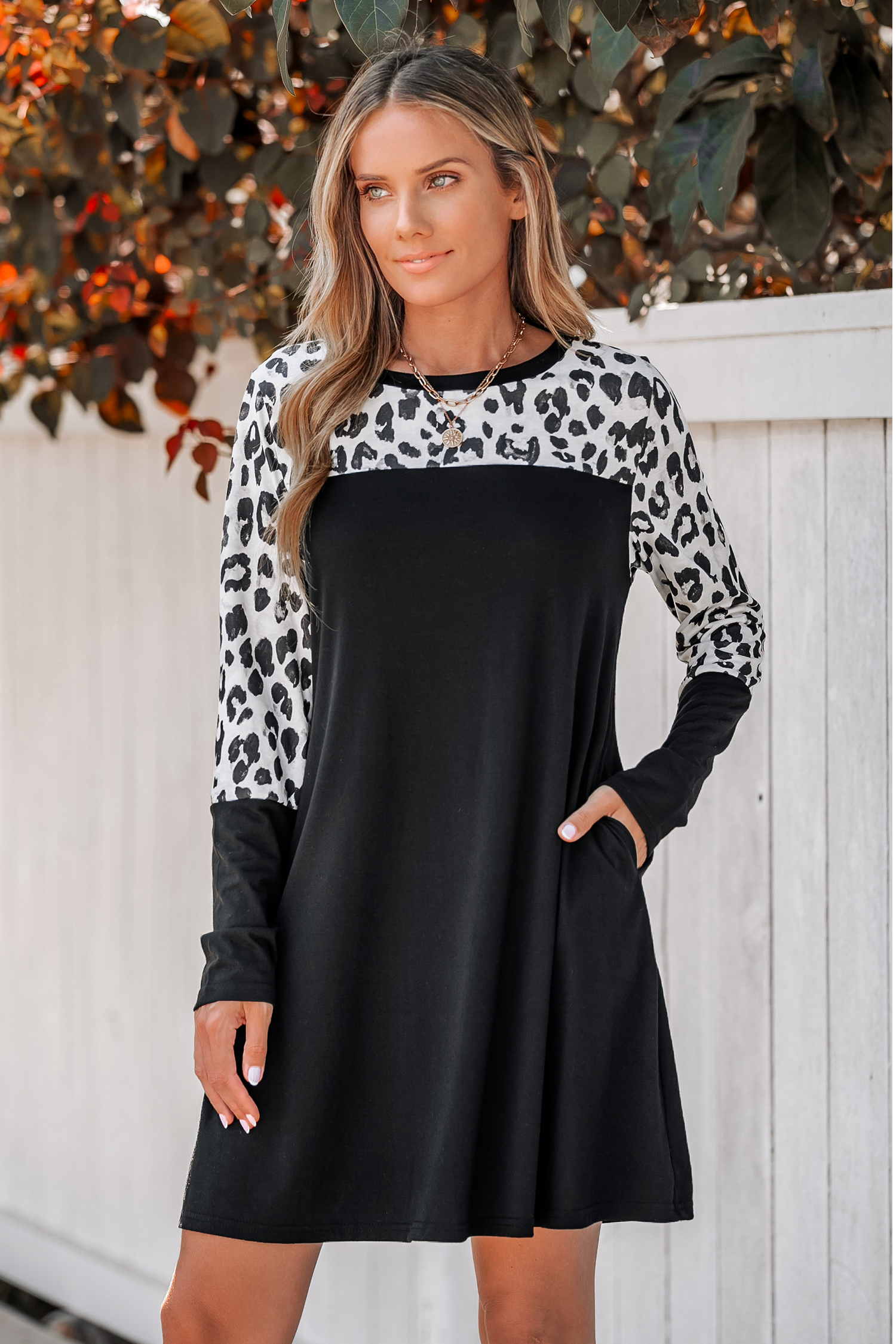 Robe mini à manches longues et imprimé léopard