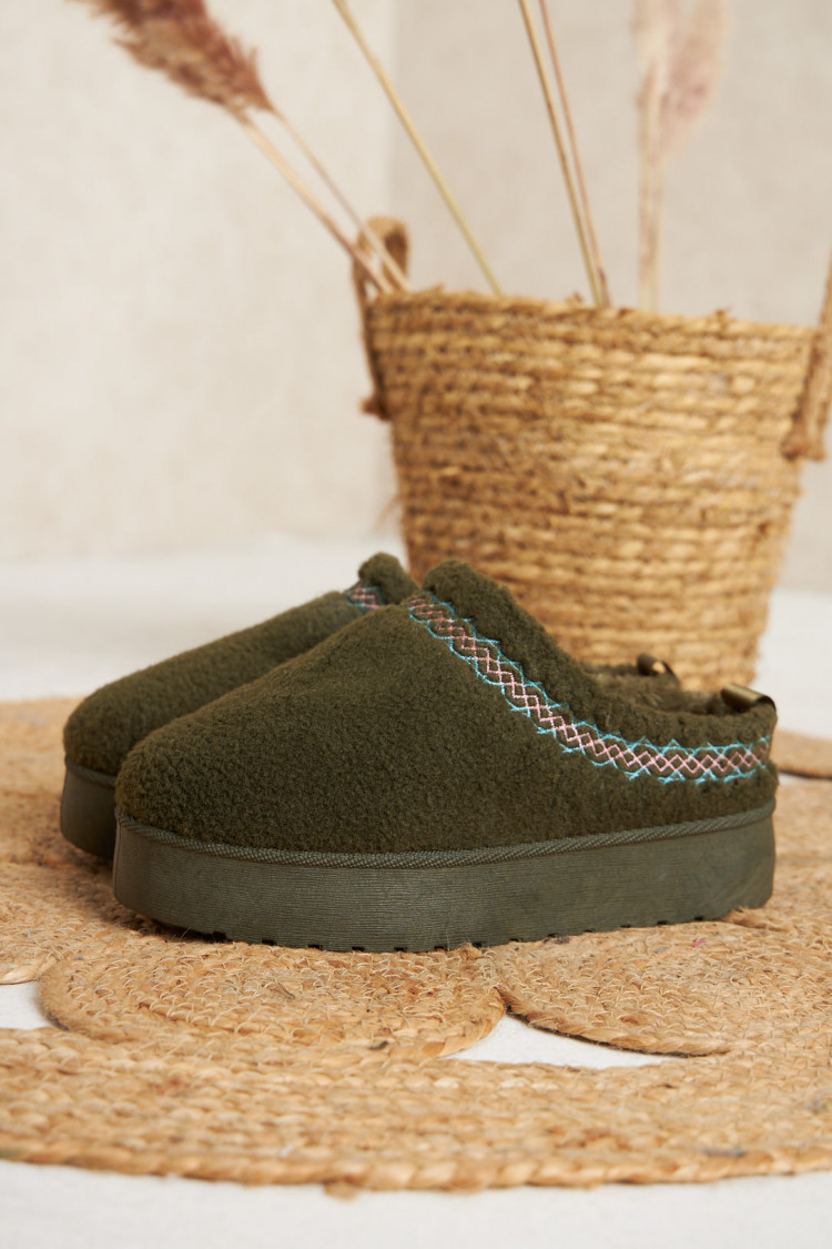 Bottines chaussons kaki en peau de moutons ouverts