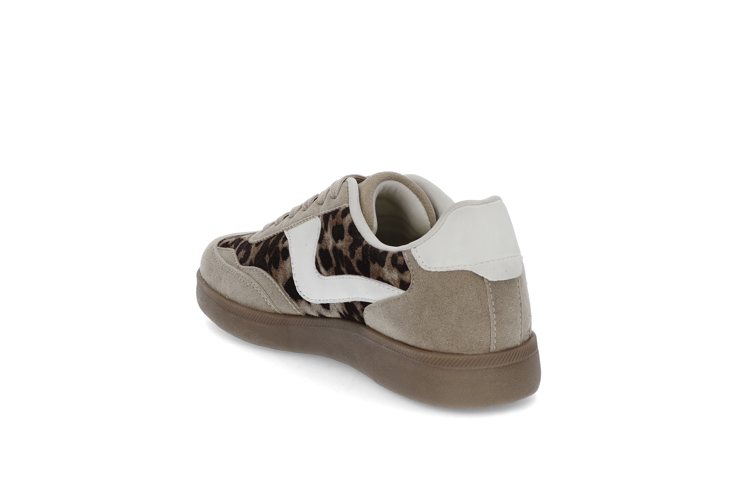 Sporty sneaker