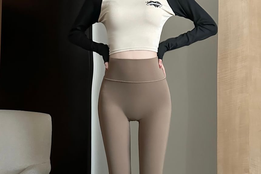 Ukiyo - Hoge taille effen uitlopende yogabroek