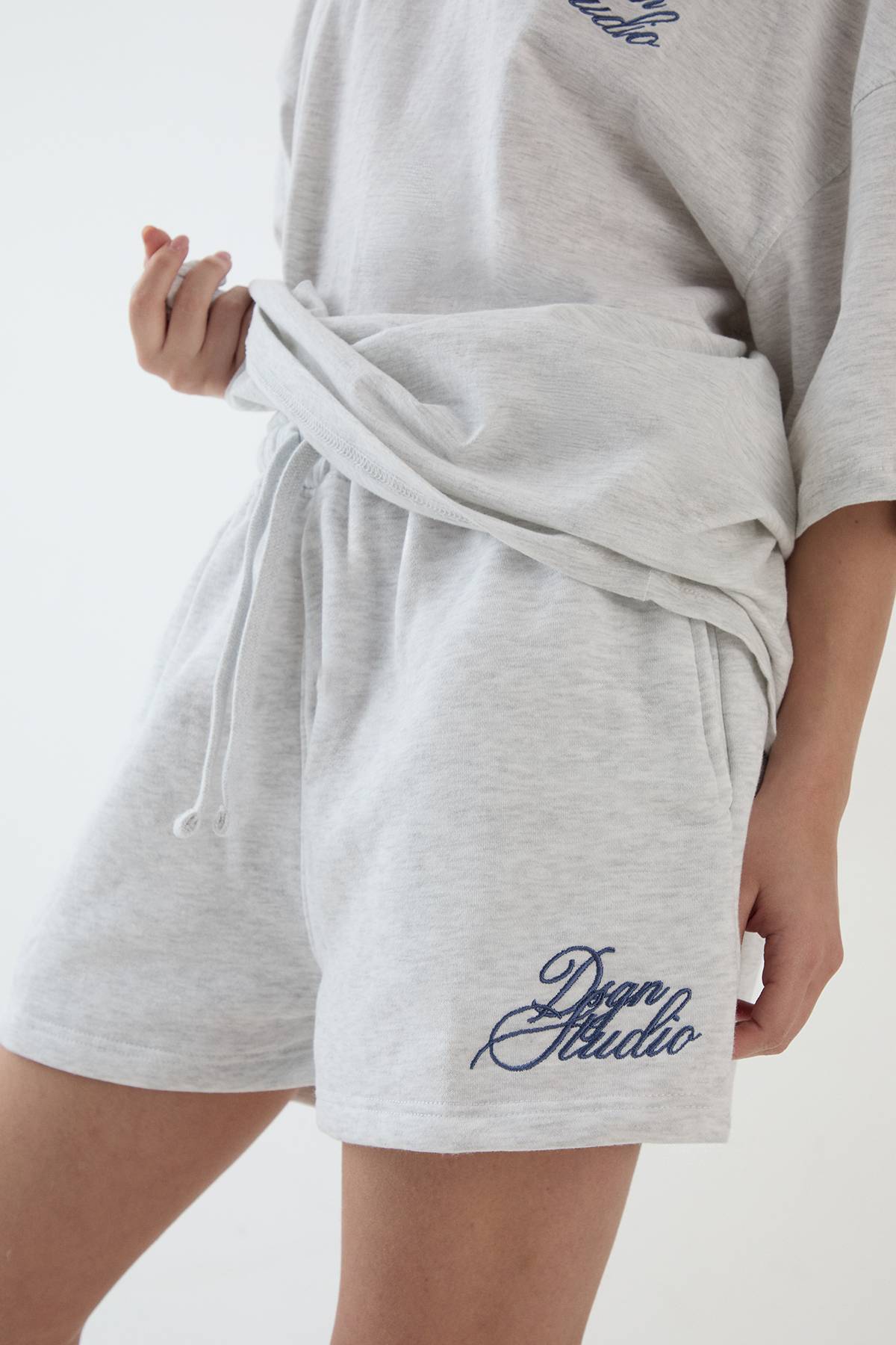Short Molleton Script Contrasté Dsgn Studio