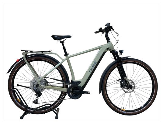 Produit reconditionné . Cube Kathmandu Hybrid Pro 625 Shimano 2022 . Vélo électrique . très bon état
