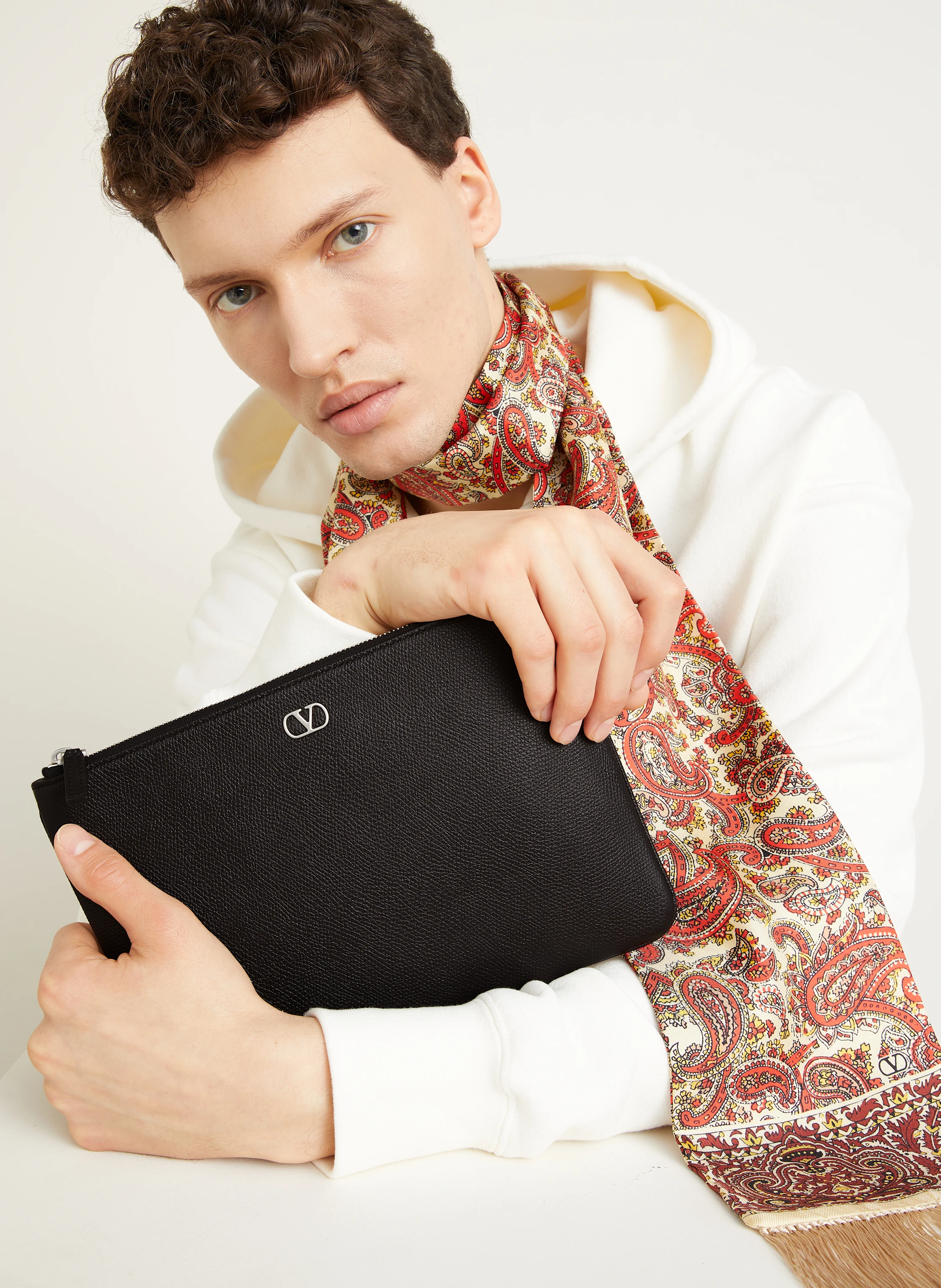 VALENTINO GARAVANI Pouch VLOGO SIGNATURE