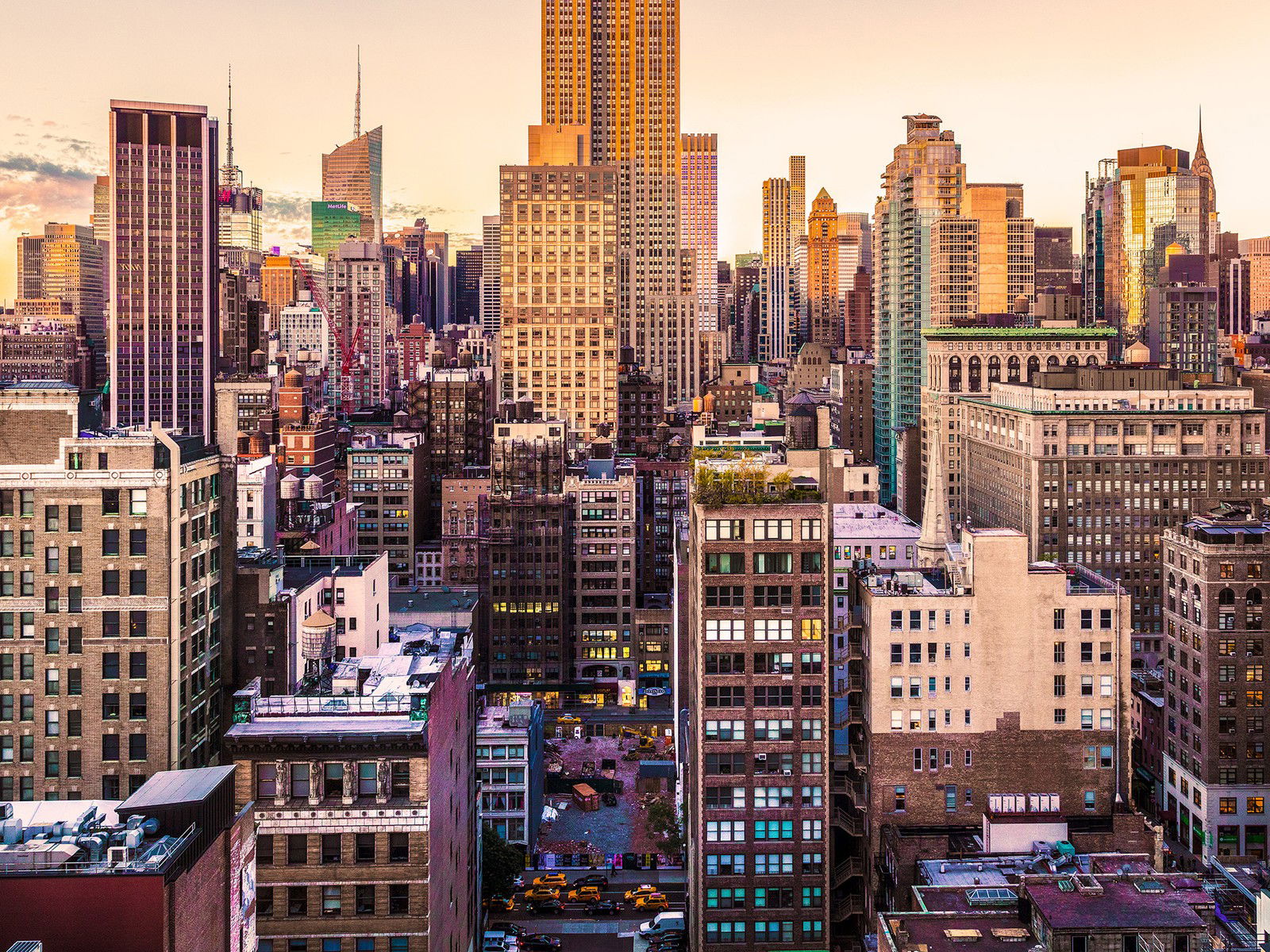 Sunset in Midtown NYC by Jack Marijnissen - Darlings - Small Limited Edition. 30x40.