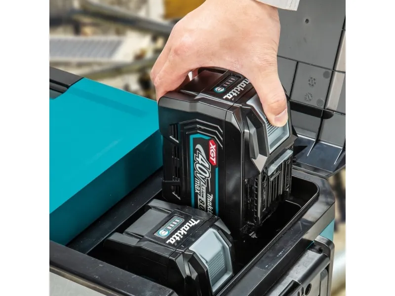 Makita batteridrevet kompressor køle- og varmekasse 40V max. 25 liter (uden batteri, uden oplader) (CW004GZ)