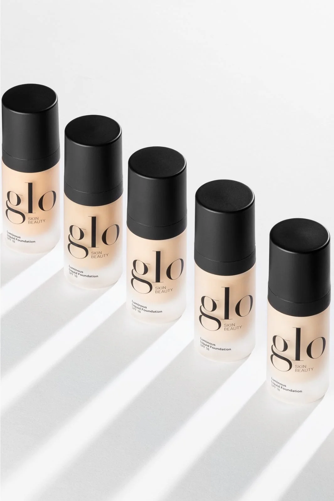 Glo Skin Beauty Glo Luminous Liquid Foundation SPF 18 porcelain 30 ml