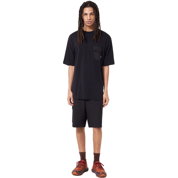 T-shirt OAKLEY ROAM COMMUTER POCKET TEE BLACKOUT