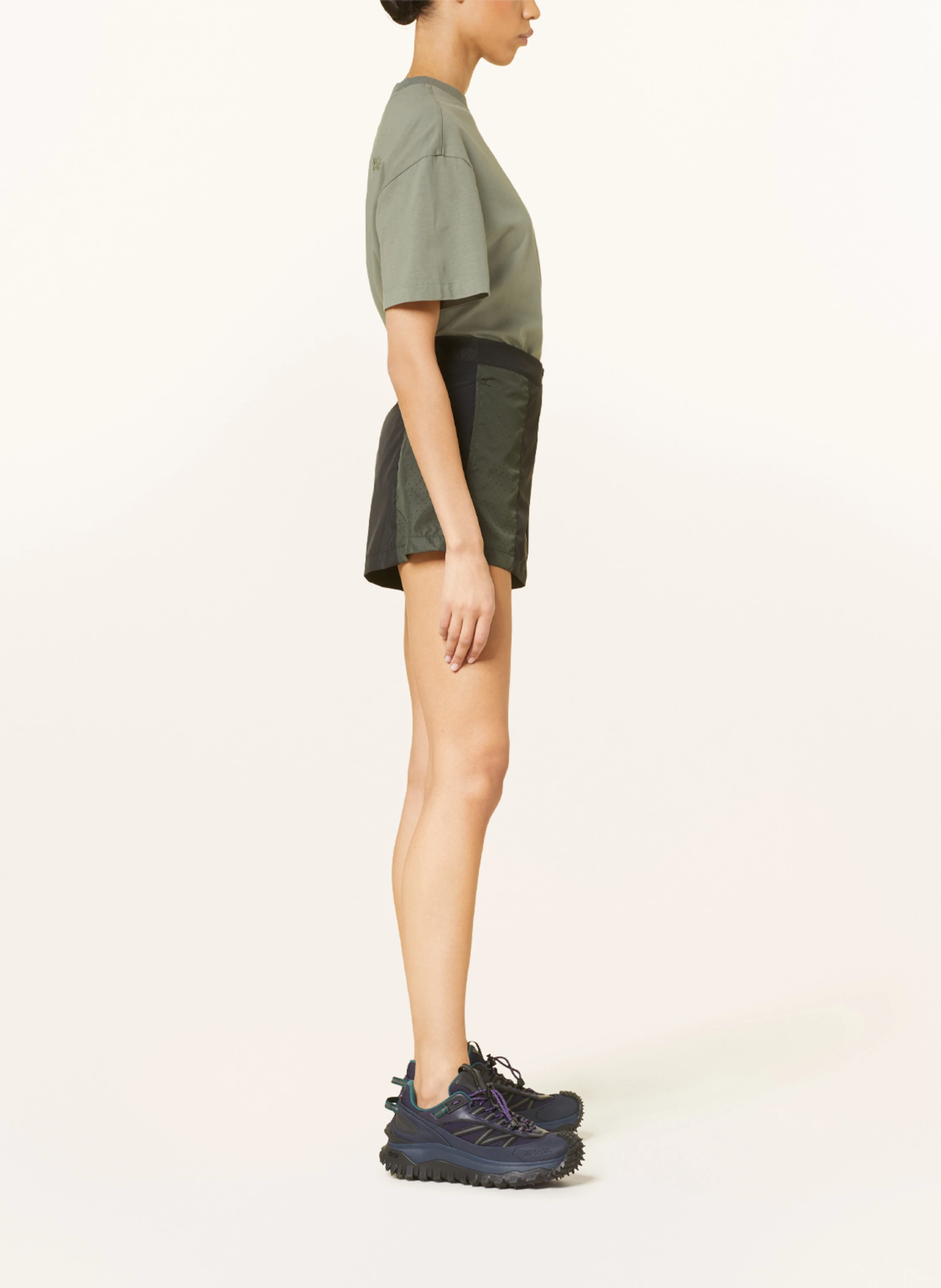 MONCLER Shorts mit Mesh