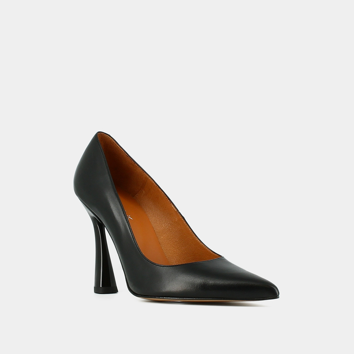 Escarpins à talons hauts et bouts pointus  en cuir noir