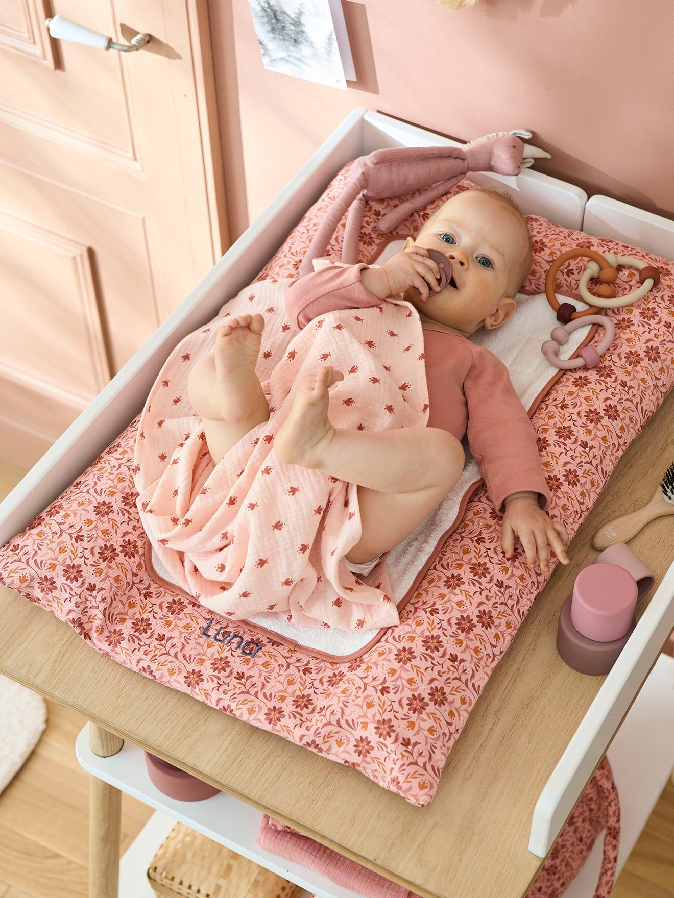Trocador personalizável HAPPY BOHÈME, estampa rosa médio