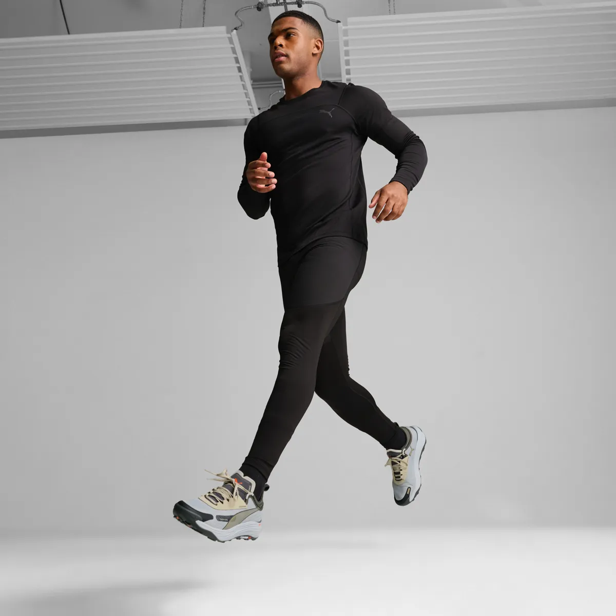 Puma Voyage Nitro 3 Tech Cool Light Gray-desert Dust-shadow Gray