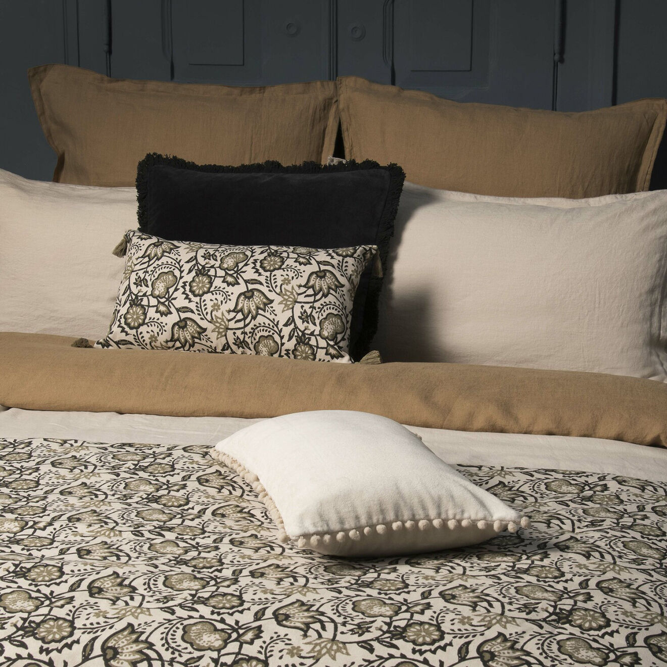 Febronie Housse de coussin Carma taupe