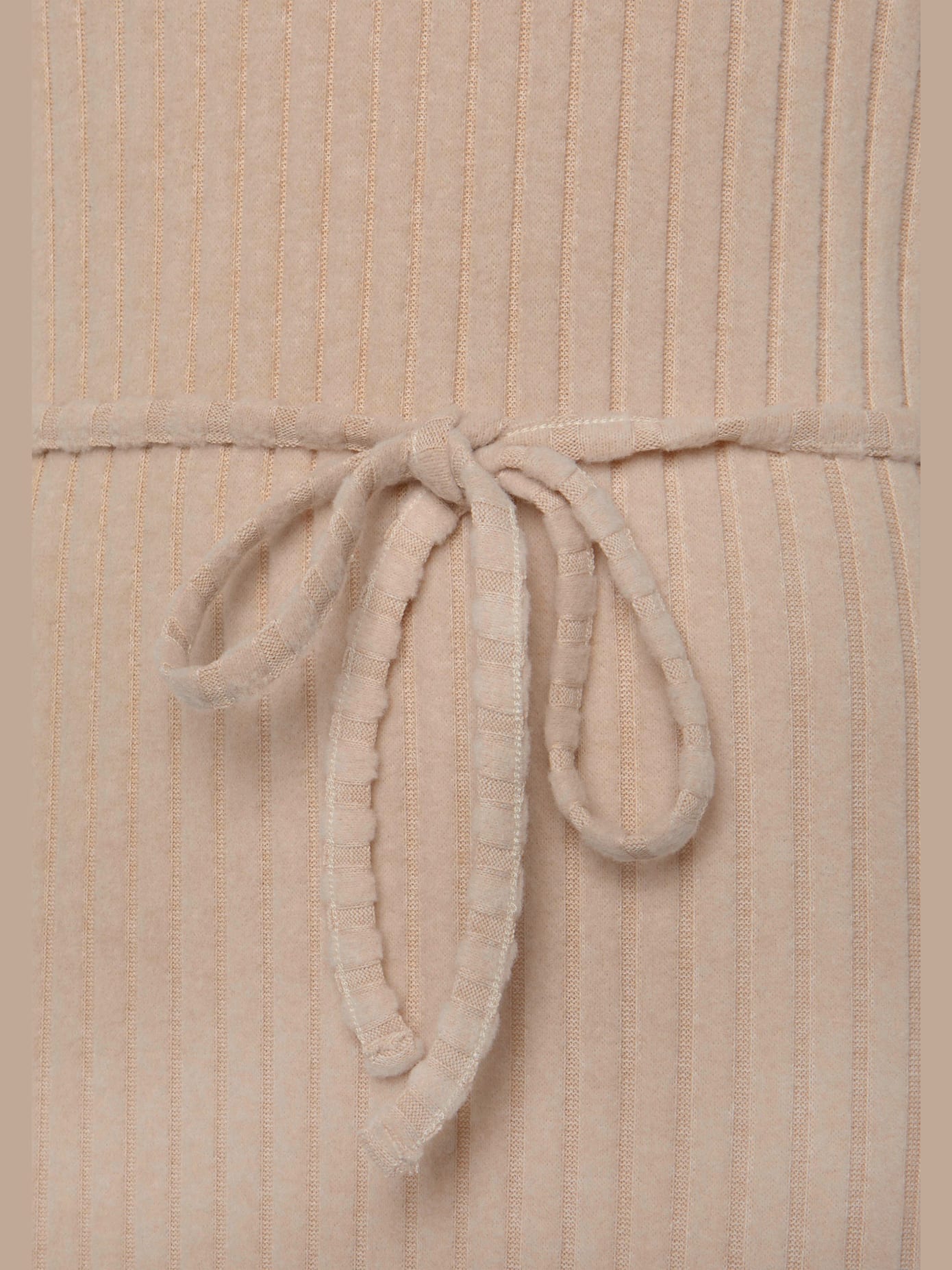 Robe en matière sweat robe longue côtelée avec encolure en v