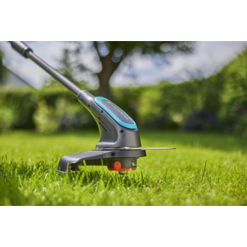 Gardena 18V grastrimmer PowerTrim 30 cm incl. 2.0Ah accu   lader