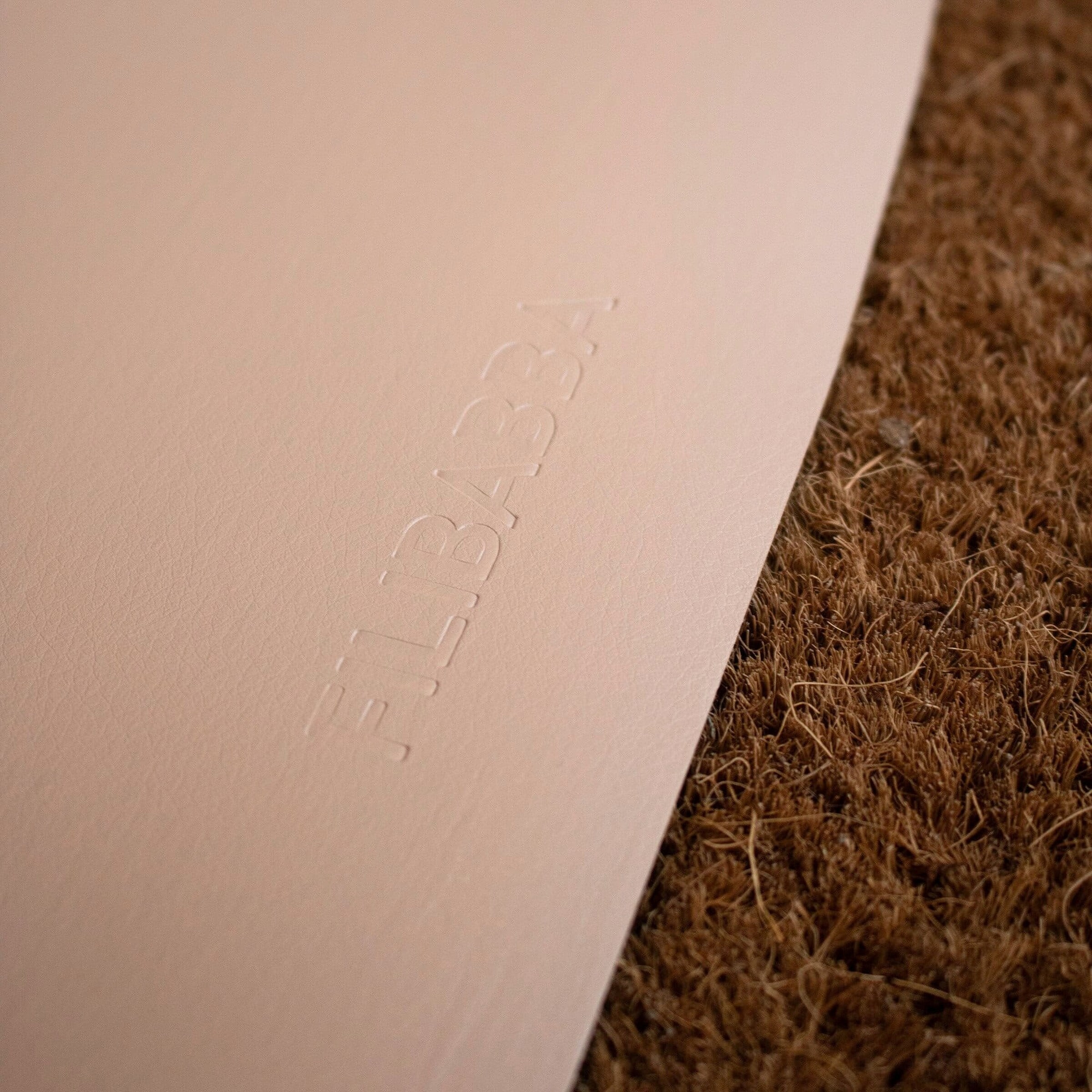 FILIBABBA Rutschfeste Bodenmatte - Christian der Wal - Warm Grey