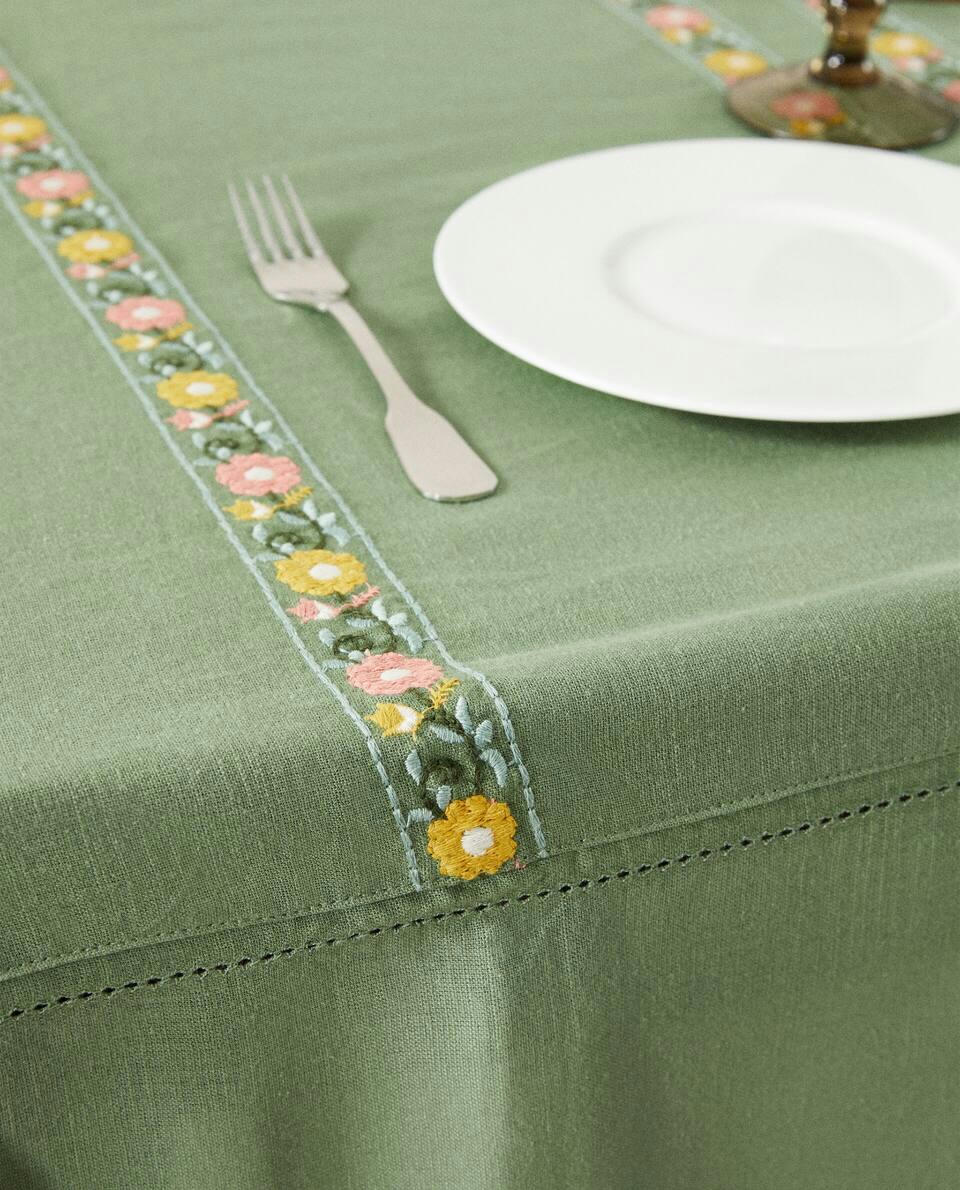 TOALHA DE MESA DE ALGODÃO BORDADA