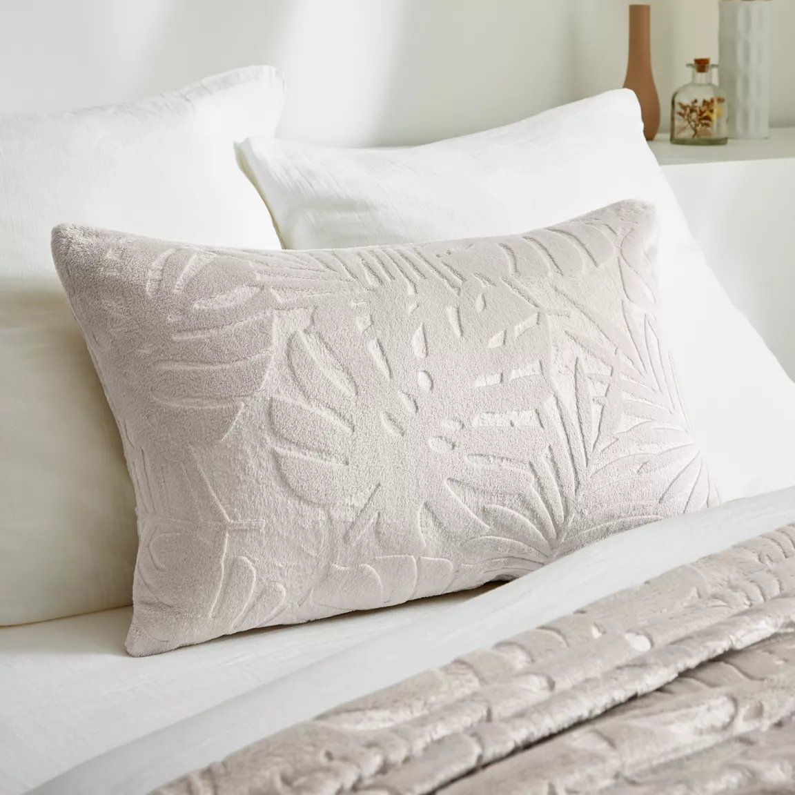 Coussin rectangulaire flanelle (40 x 60 cm) Flore Ecru